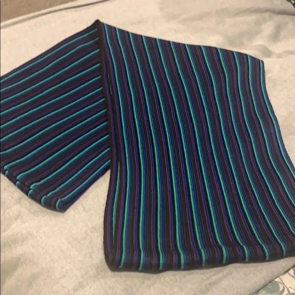 Infiniti scarf